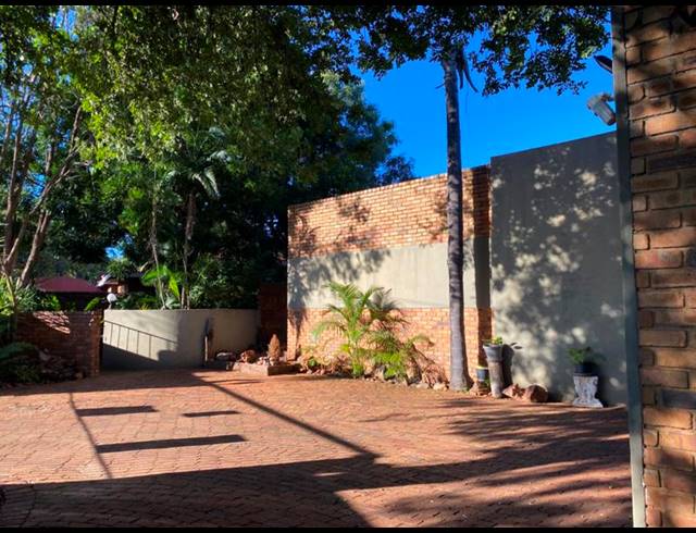 4 BEDROOM HOUSE FOR SALE IN CHROOM PARK